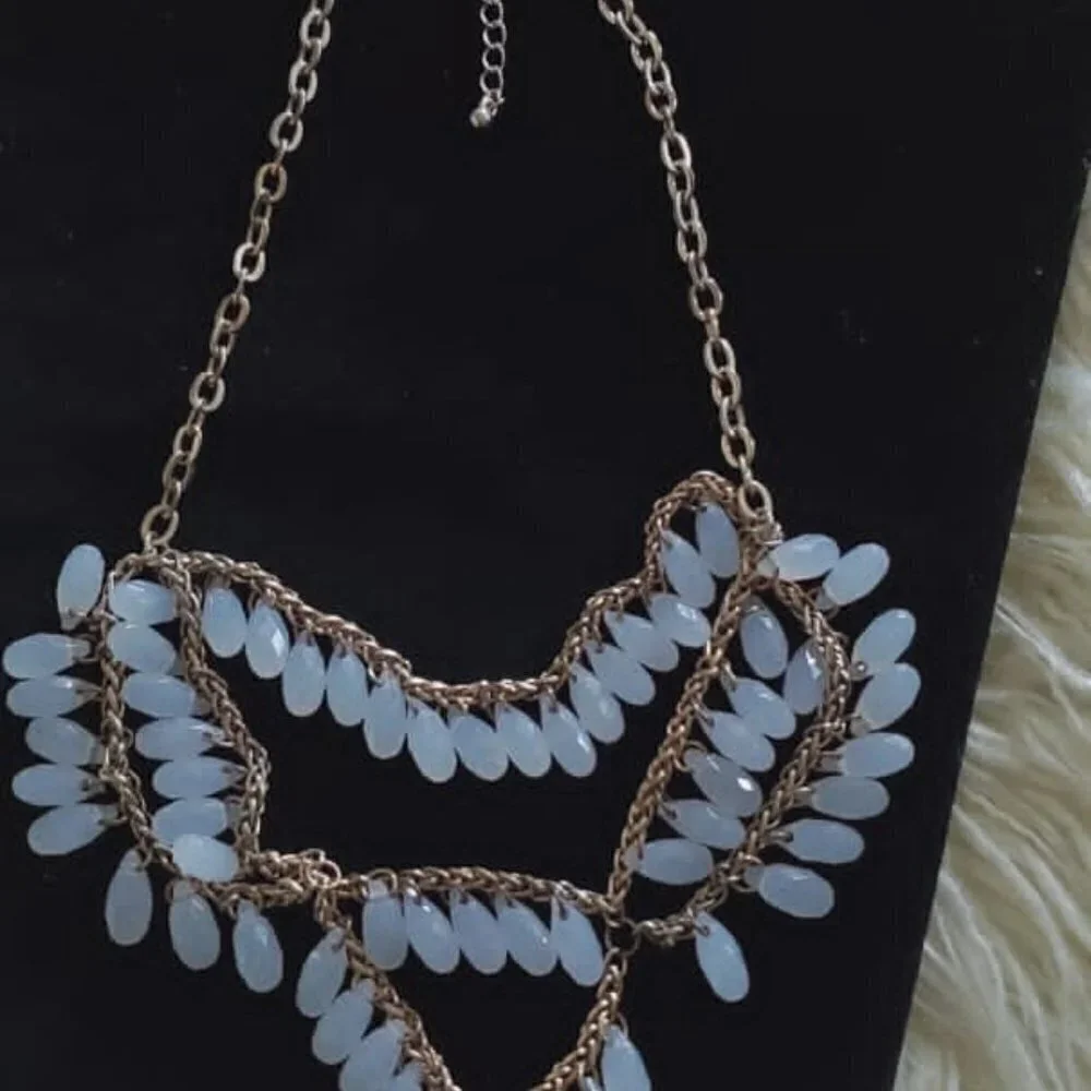 Glossy Beaded Statement Necklace. 🌴